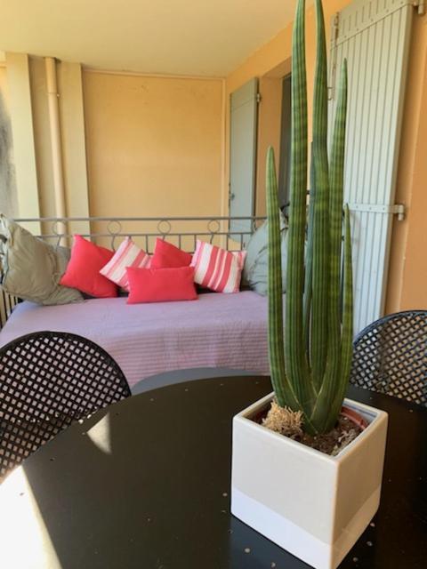Appartement Cosy Avec Climatisation Reversible Golf De Saumane Exteriör bild