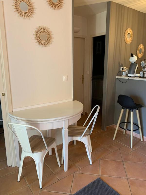 Appartement Cosy Avec Climatisation Reversible Golf De Saumane Exteriör bild