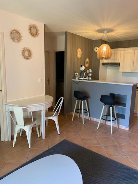 Appartement Cosy Avec Climatisation Reversible Golf De Saumane Exteriör bild